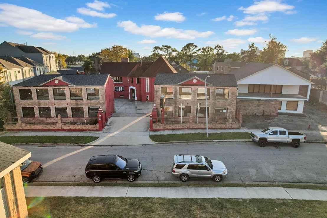 Photo of 2612 Riverside Drive
