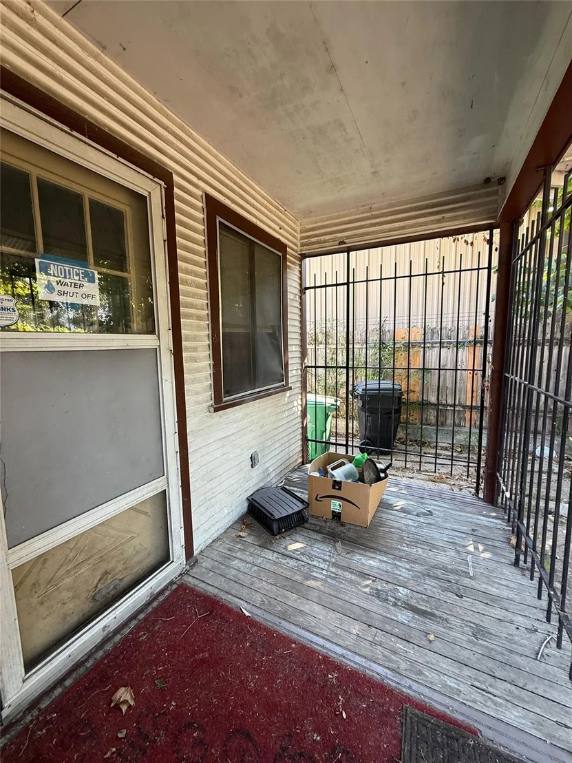 Photo of 6221 Peg Street