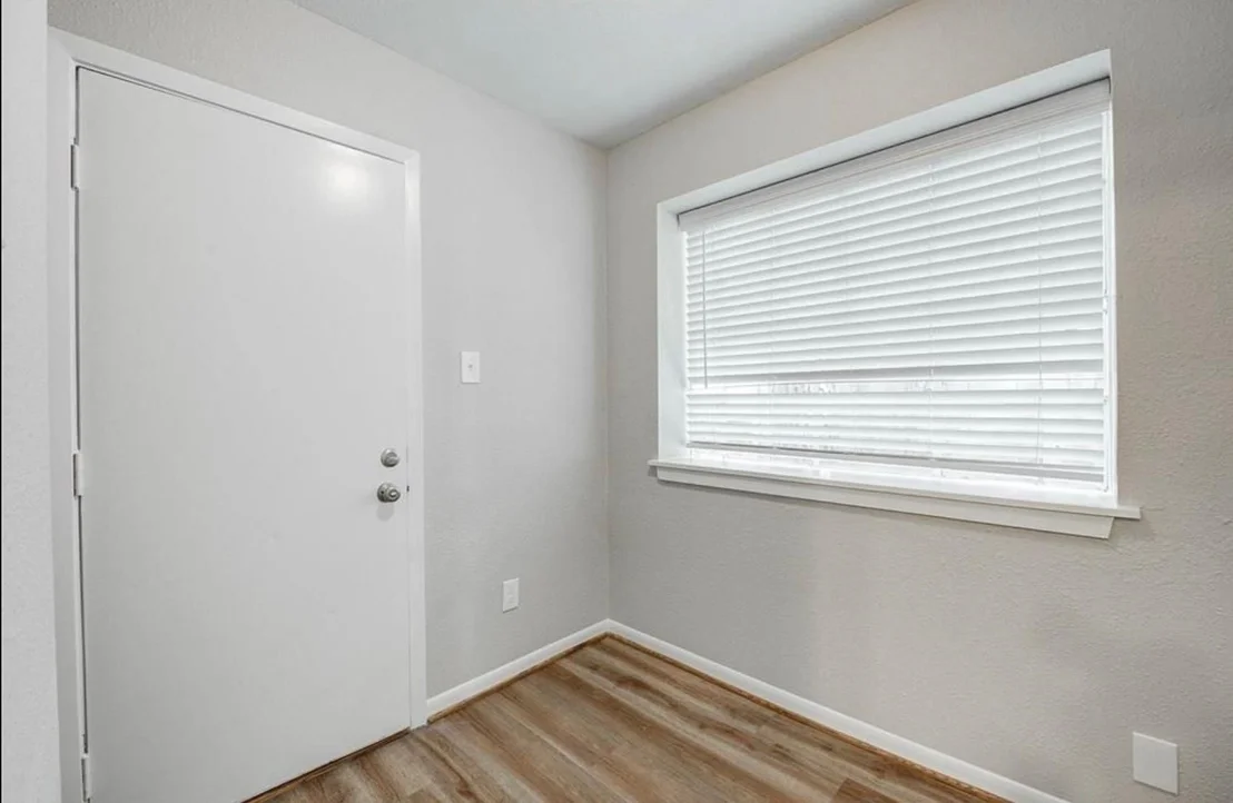 Photo of 34 N Circlewood Glen