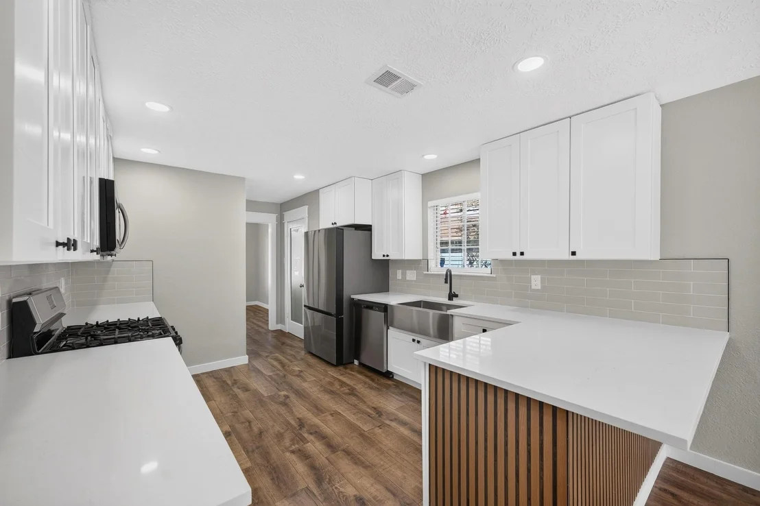 Photo of 2218 Pincher Creek Drive