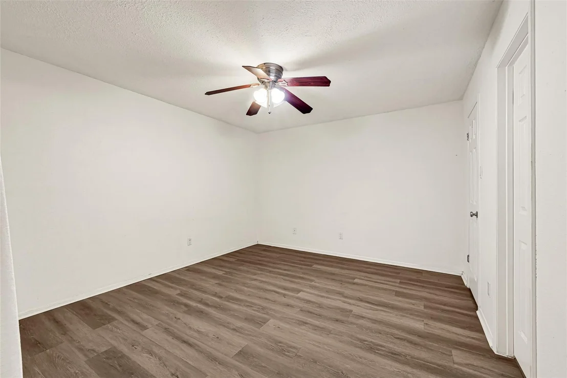 Photo of 10802 Forest Leaf Drive