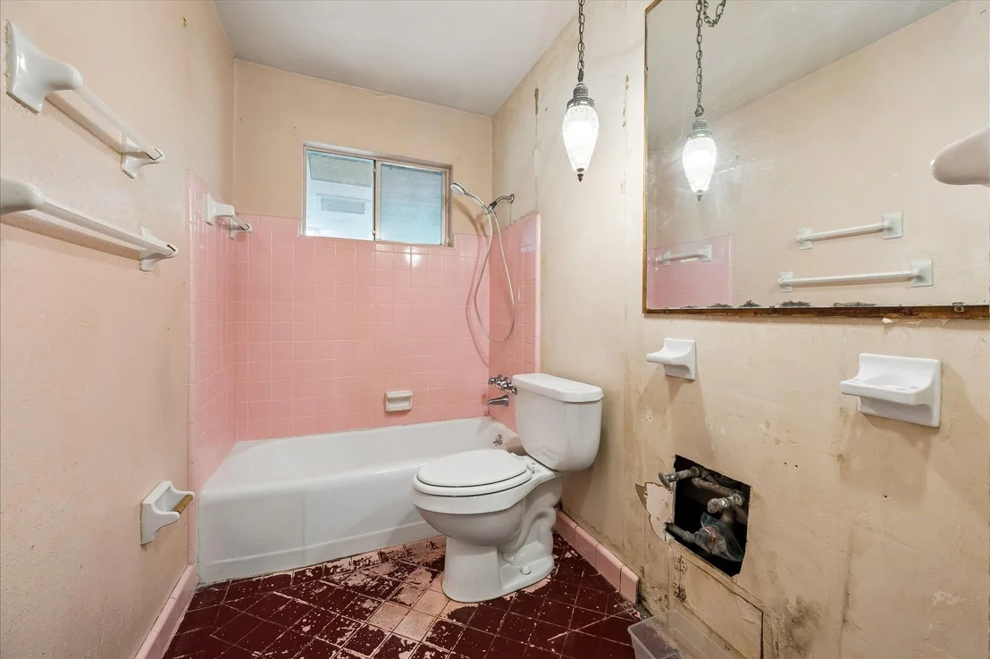 Photo of 5818 Effingham Drive