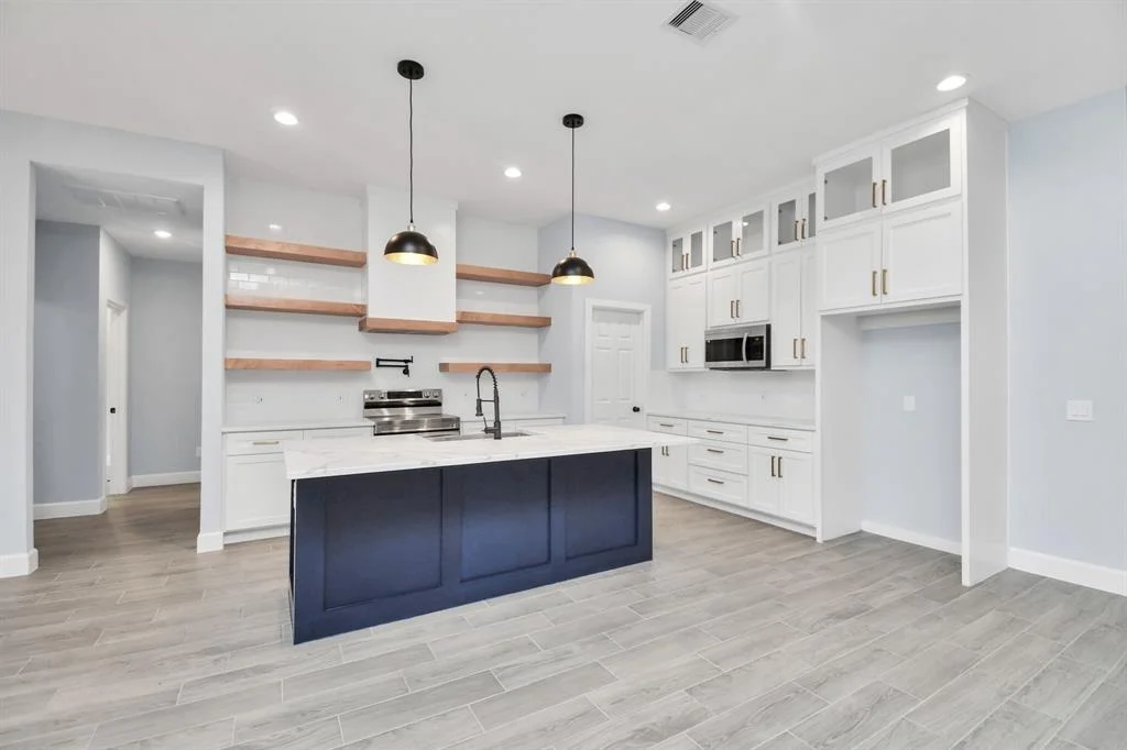 Photo of 226 Edgewater Drive
