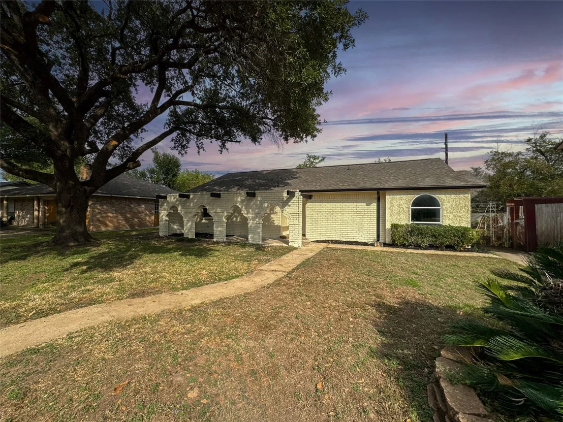 Photo of 4934 Whispering Falls Drive