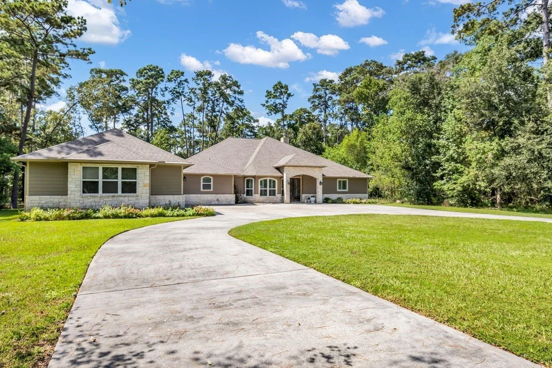 Photo of 16634 Savannah Drive