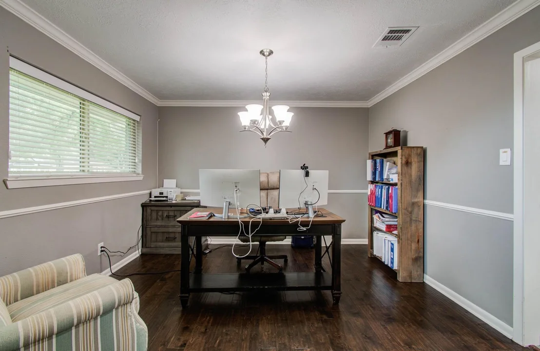 Photo of 9818 Emnora Lane