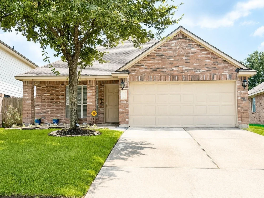 Photo of 22419 Highland Point Lane