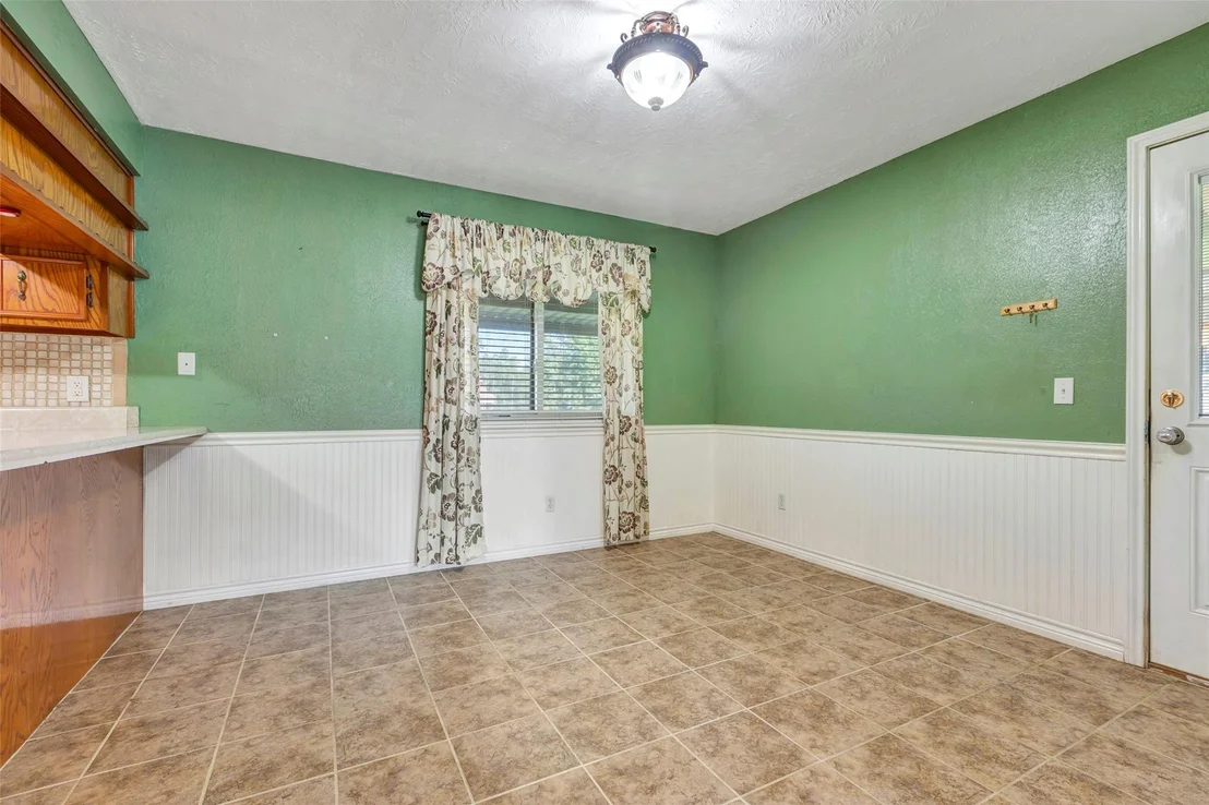 Photo of 302 Walnut Cove