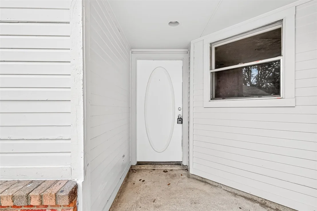 Photo of 18611 Spinney Lane Drive