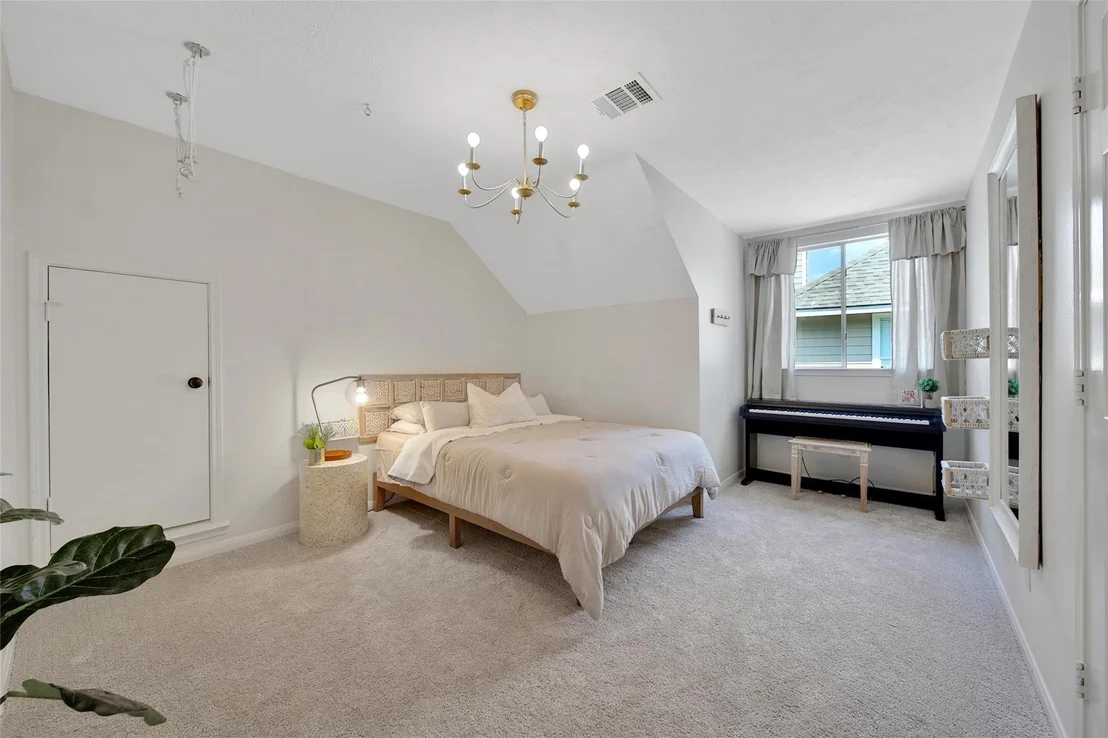 Photo of 43 E Sandalbranch Circle