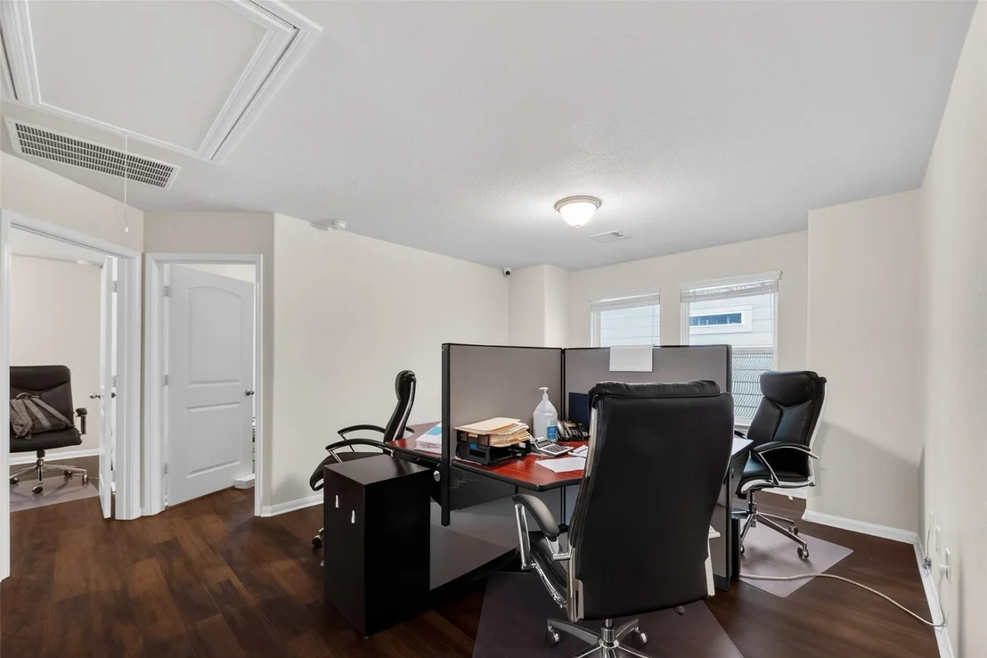 Photo of 7115 Pavilion Drive