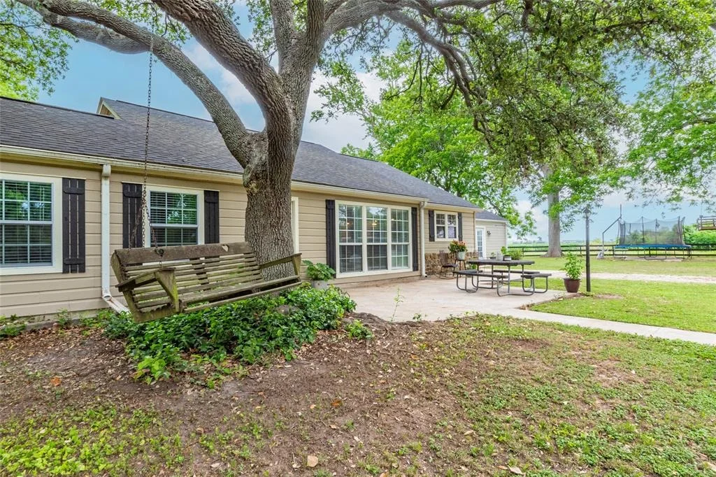Photo of 830 Lily Lane
