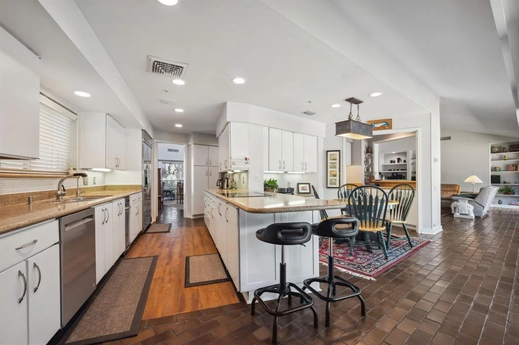 Photo of 10318 Pine Forest Road
