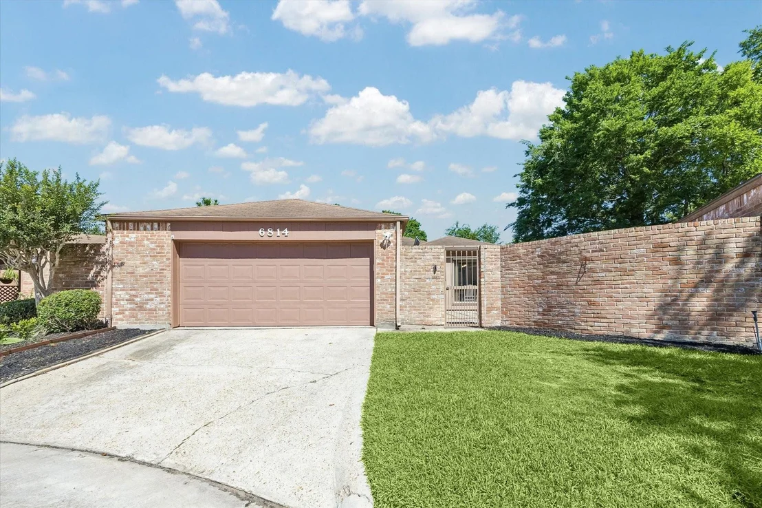 Photo of 6814 Enns Lane