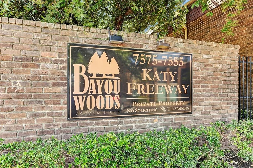 Photo of Unit 17 at 7575 Katy Freeway