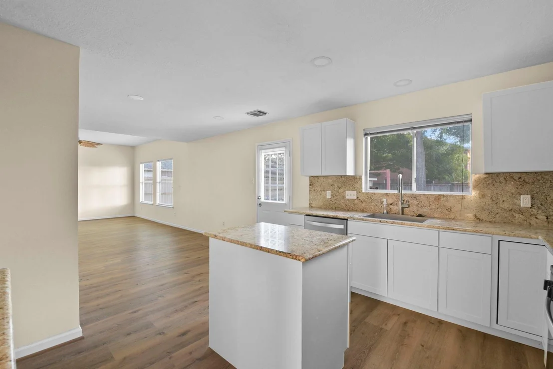 Photo of 4911 Silver Fox Drive