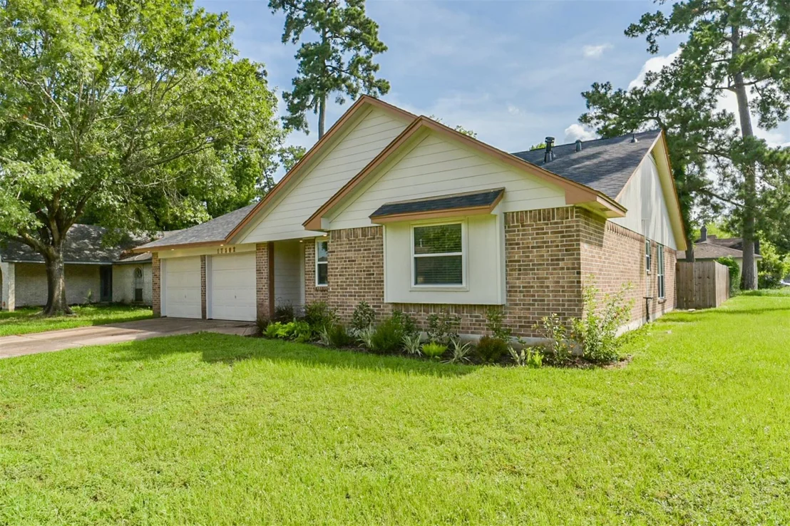 Photo of 17502 Huntersglen Circle