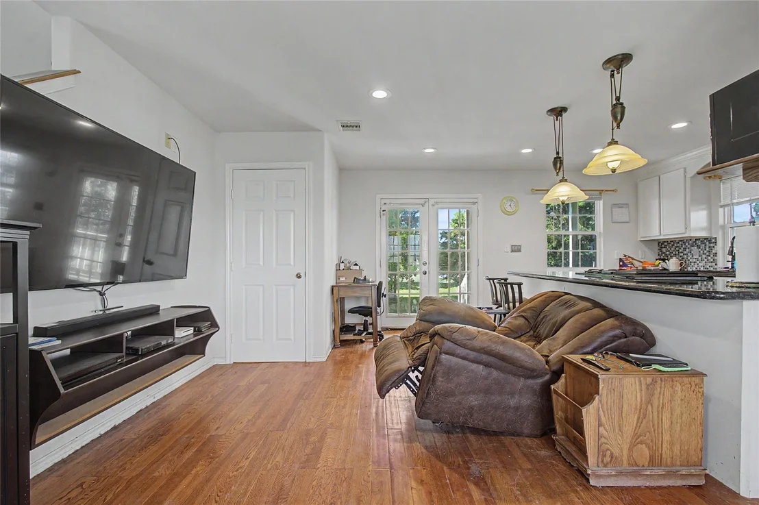 Photo of 4201 Lawrence Road