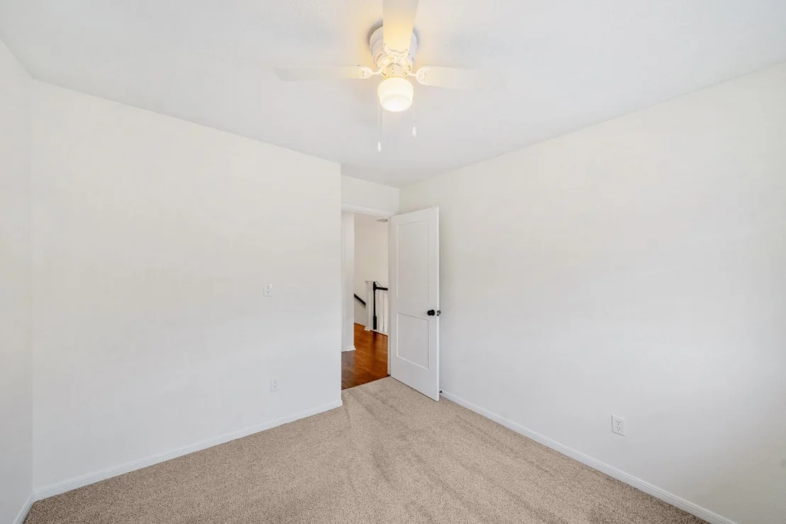Photo of 19727 Glenfinch Lane