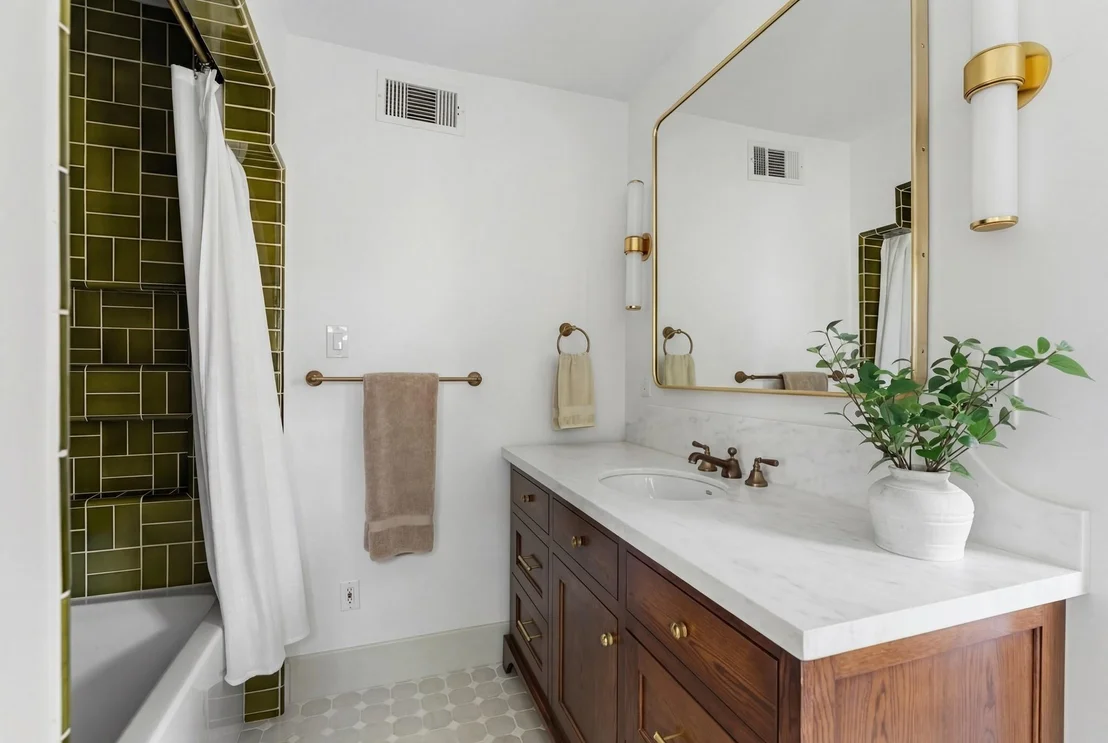 Photo of 2103 South Boulevard