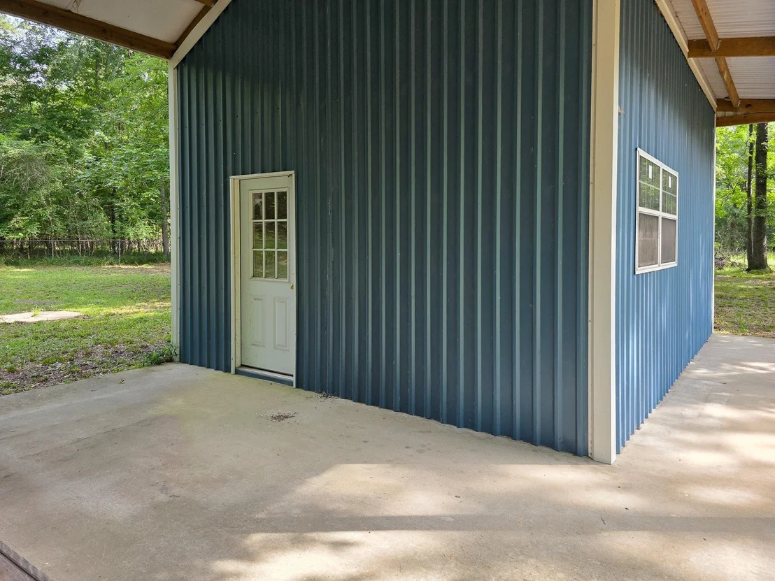 Photo of 437 E Lumbermans Road