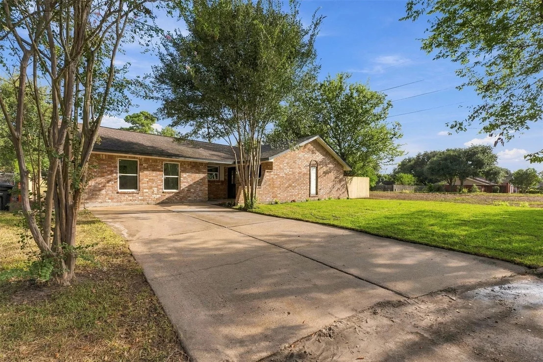 Photo of 7502 Woodsman Trail