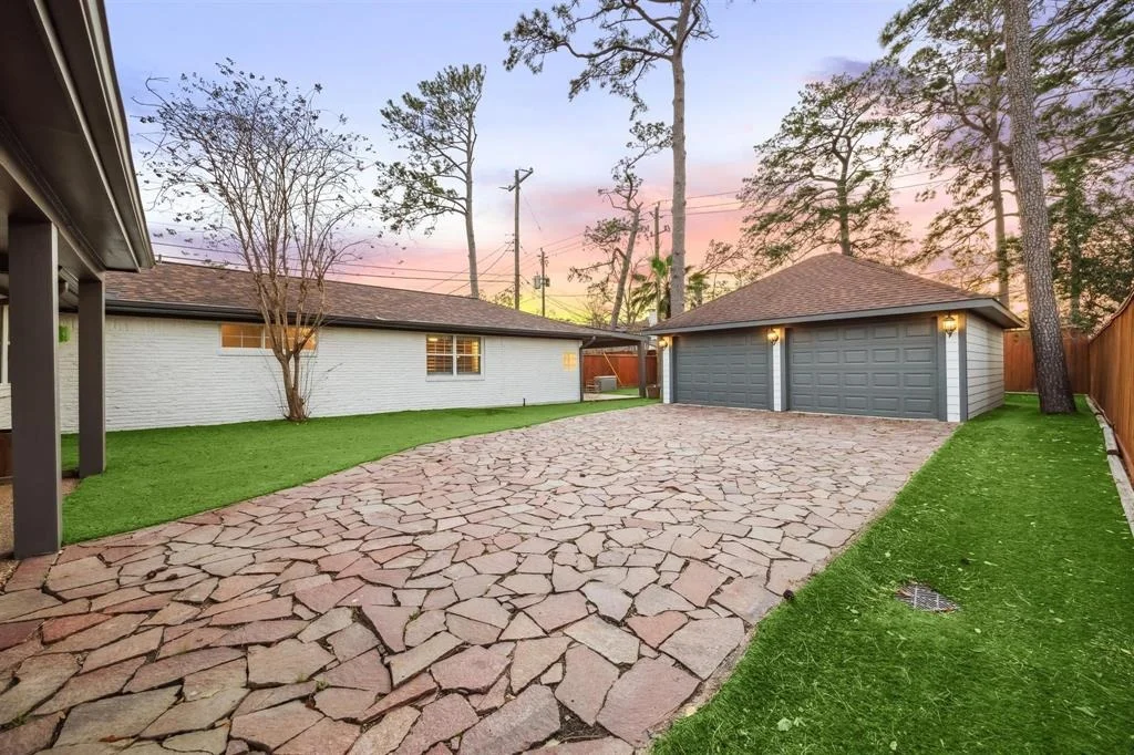 Photo of 411 Azaleadell Drive