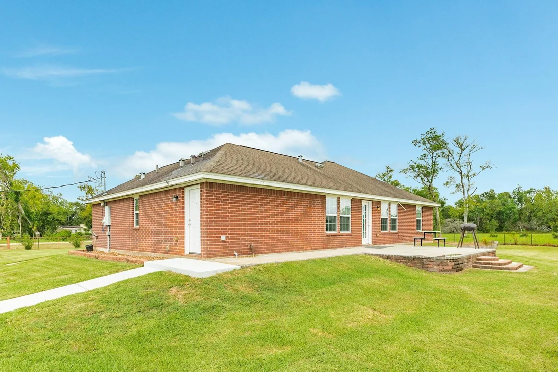 Photo of 130 Pin Oak Drive