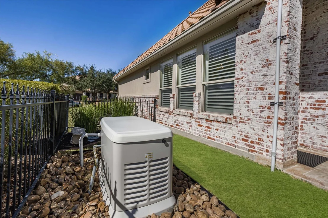 Photo of 115 Lake Sterling Gate Drive