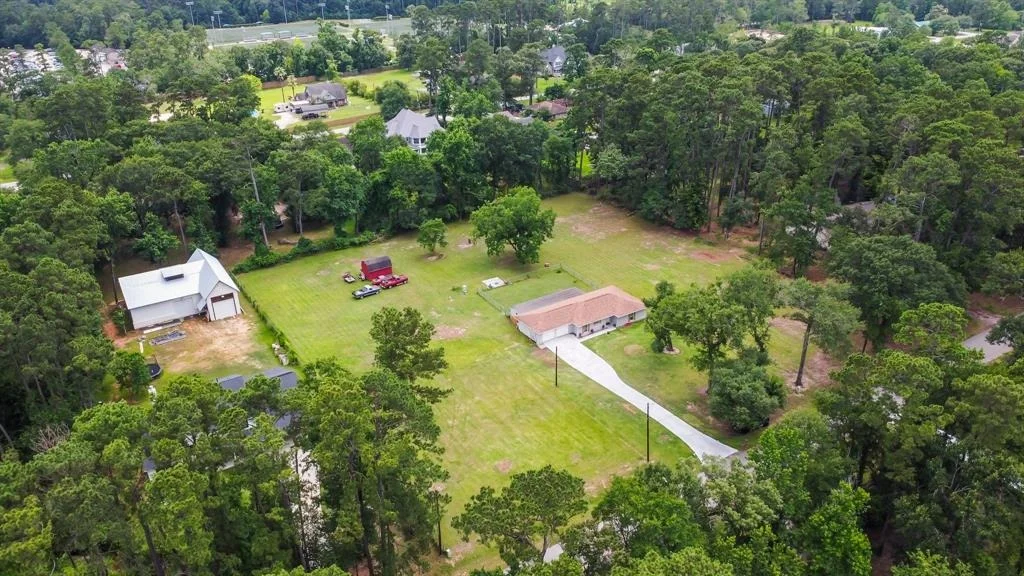 Photo of 2499 Centerline Road
