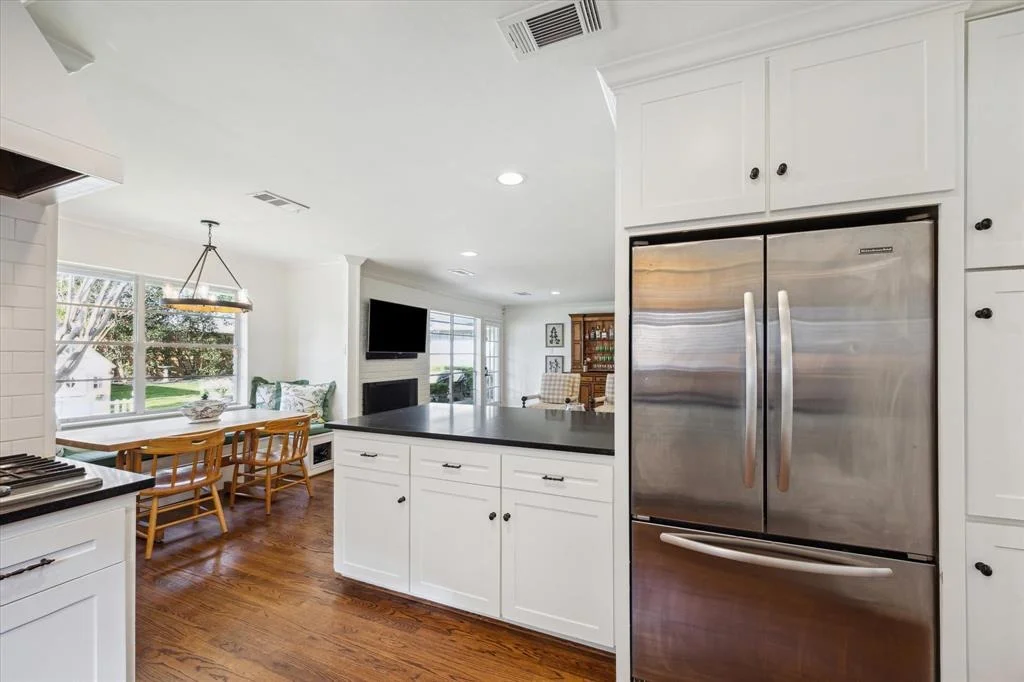 Photo of 8014 Meadowbriar Lane