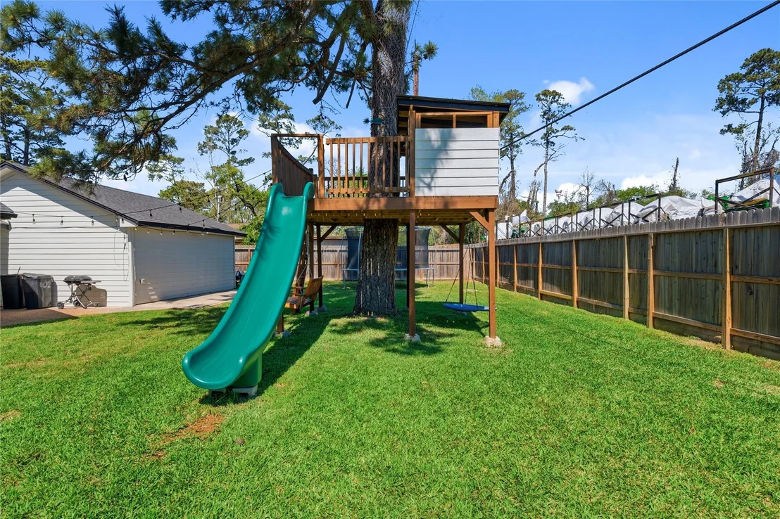 Photo of 102 Enchanted Oaks Court