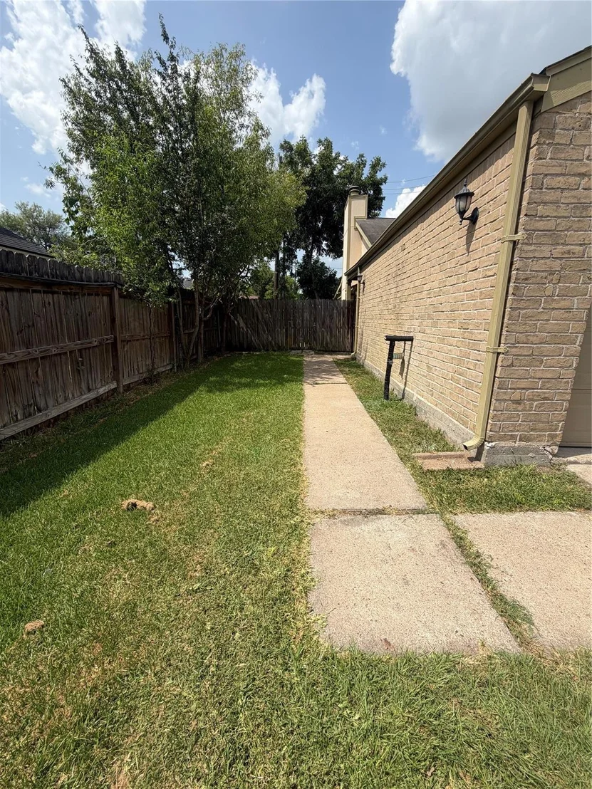 Photo of 13310 Robinglen Drive