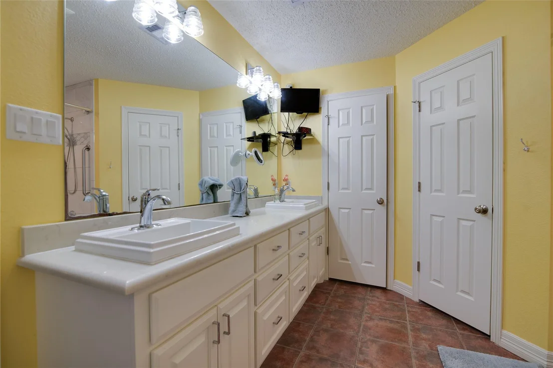 Photo of 1202 Sunset Drive