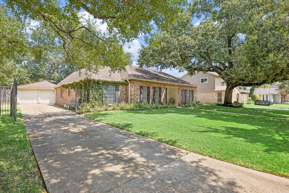 Photo of 11010 Overbrook Lane