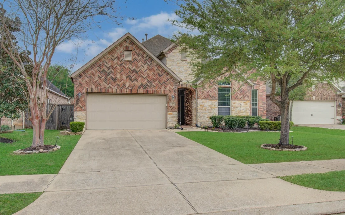 Photo of 27610 Dalton Bluff Court