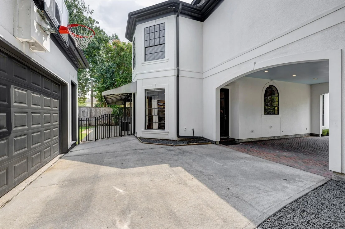 Photo of 4906 Wedgewood Drive