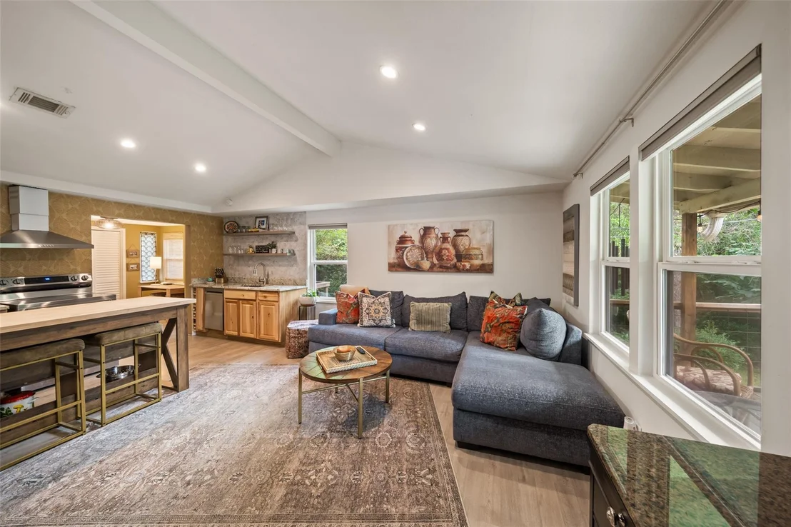 Photo of 11045 Woodview Drive