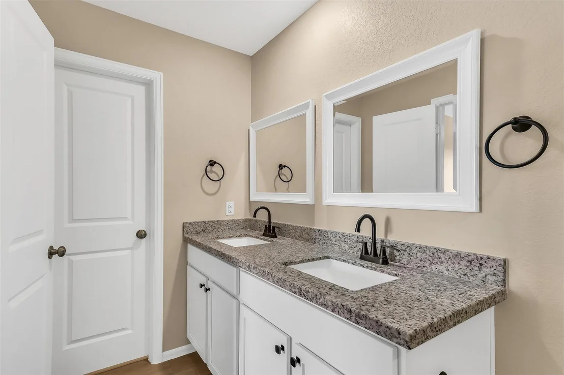 Photo of 521 Maple Bend Lane