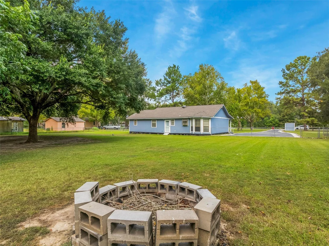 Photo of 207 Lone Pine Drive