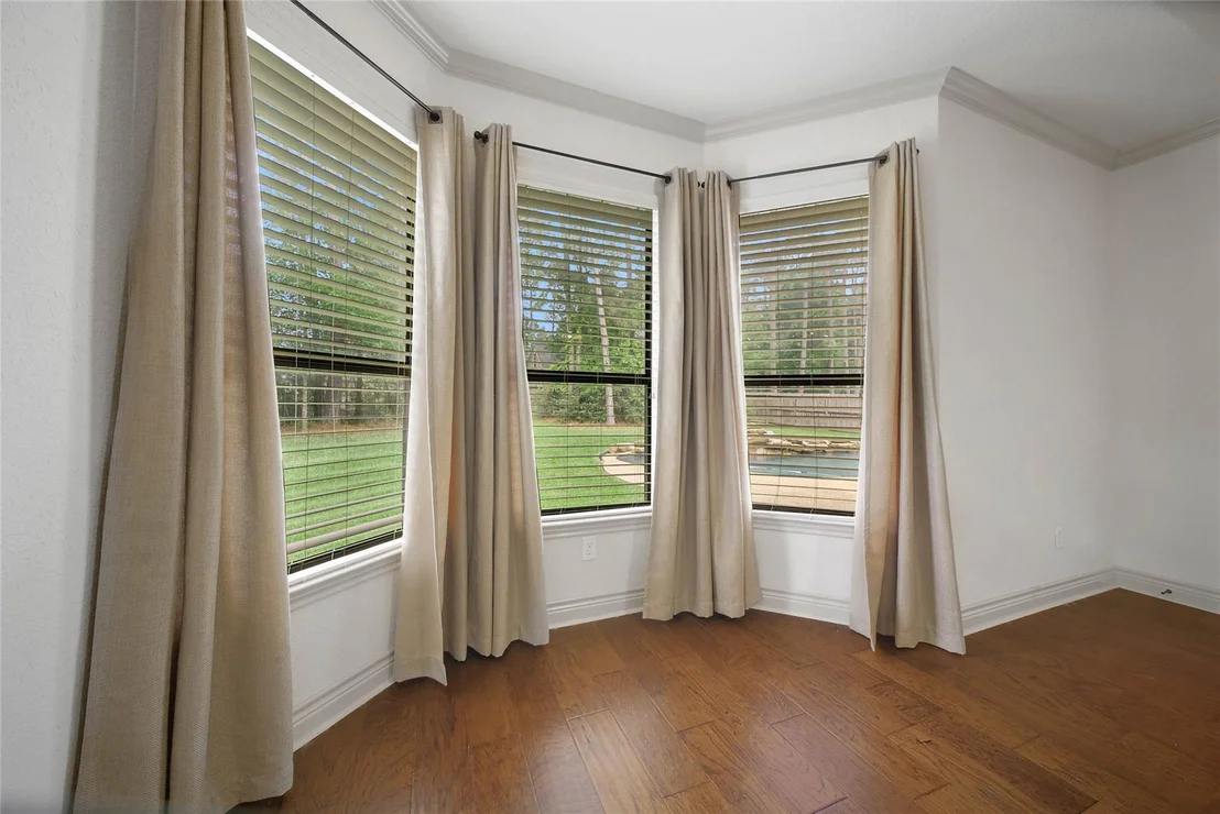 Photo of 40503 Manor Drive