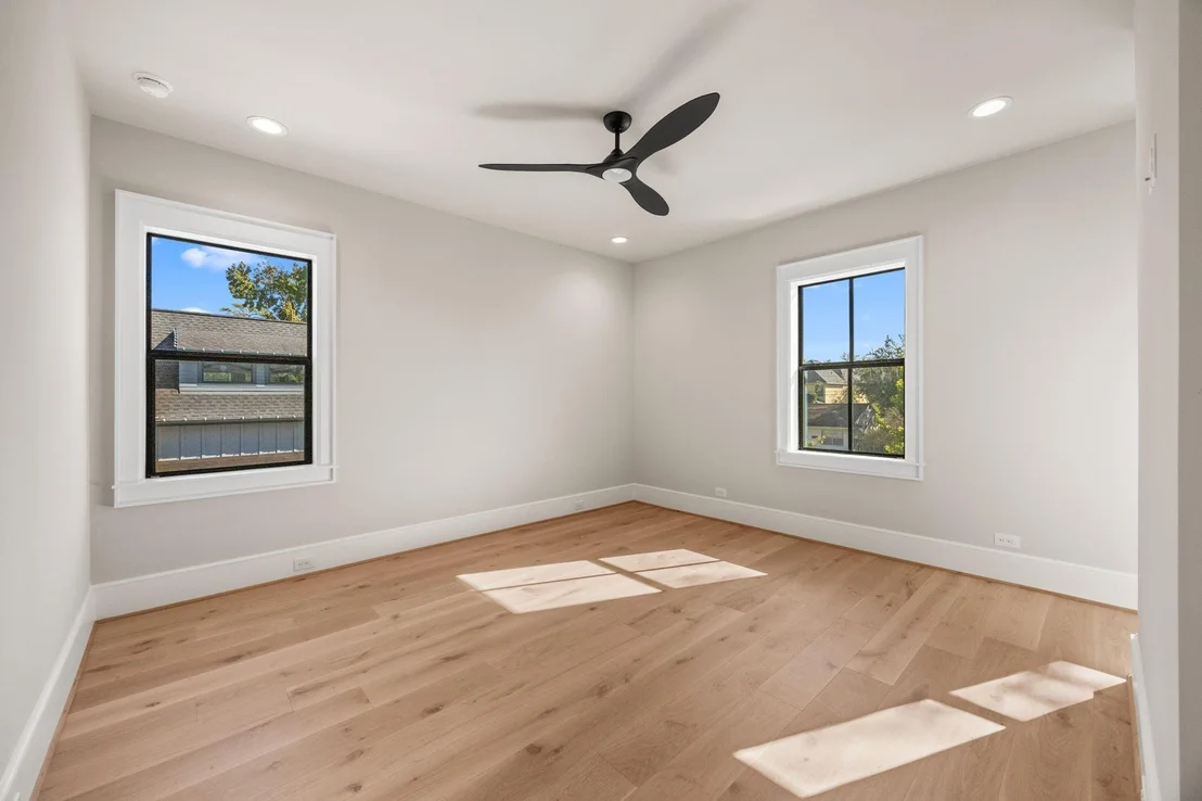 Photo of 4902 Oak Forest Drive