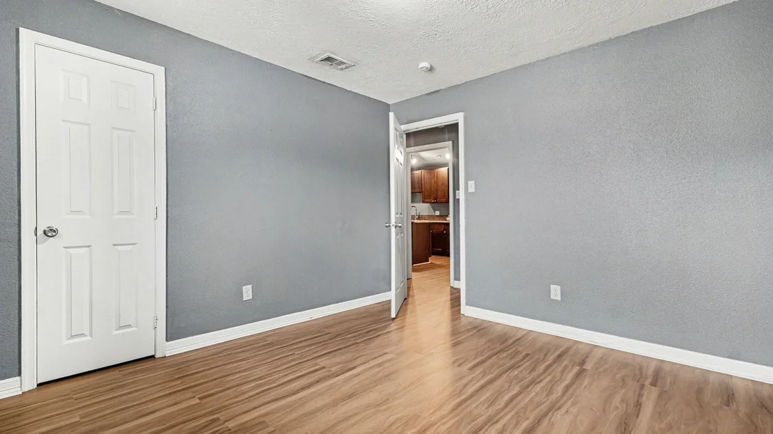 Photo of 5318 Hemlock Drive