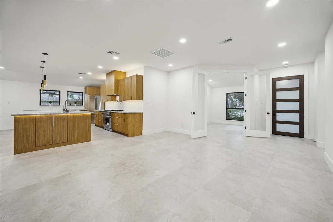 Photo of 1423 Mapleton Drive
