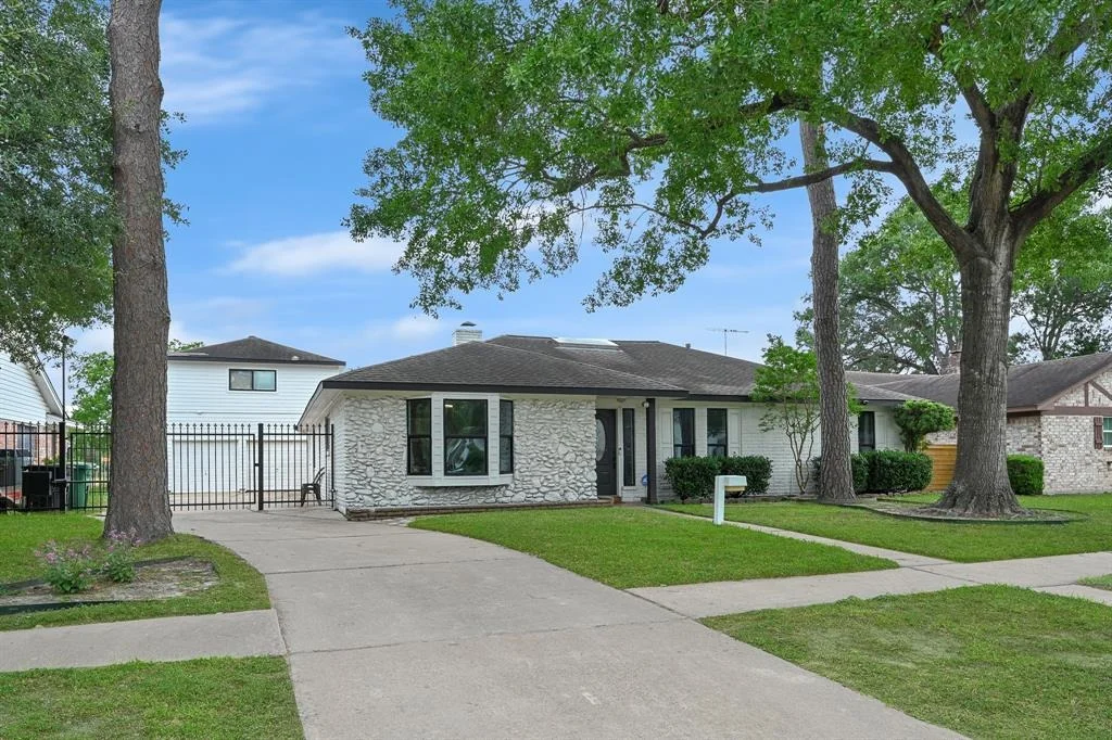 Photo of 7530 Deep Forest Drive