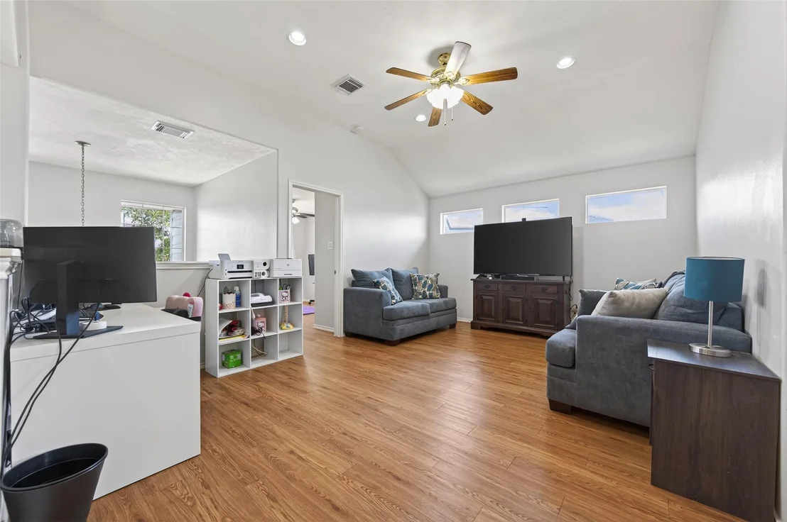 Photo of 903 Red Alder Circle