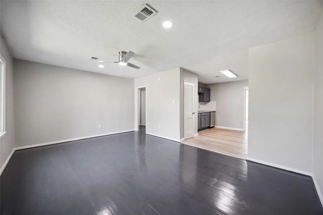 Photo of 5206 Willow Glen Drive