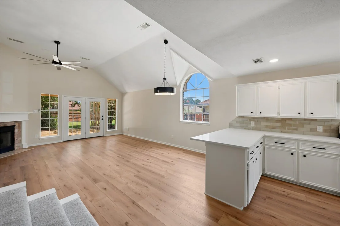 Photo of 6979 Breezy Point