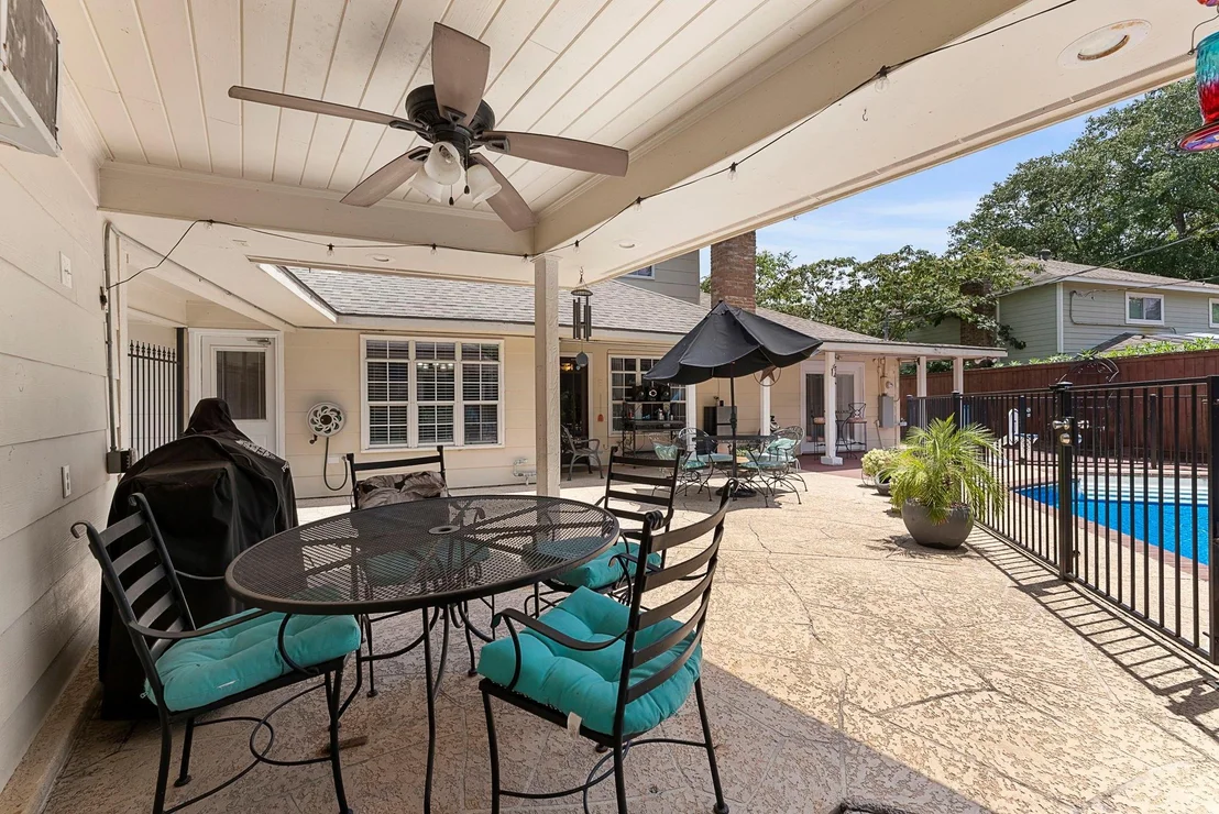 Photo of 618 Brook Hollow Drive