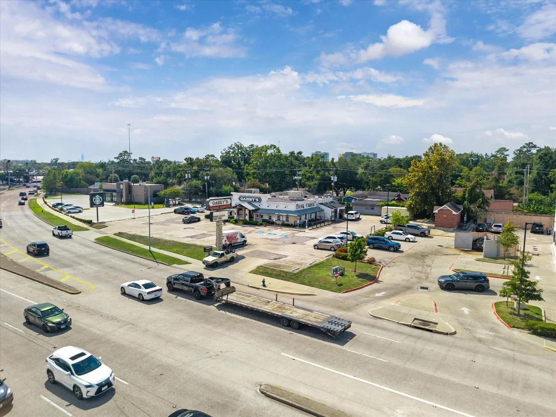 Photo of 4615 Golf Drive